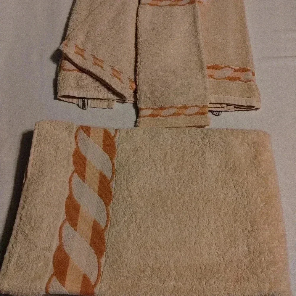 vintage JCPenney Orange bath towels set
